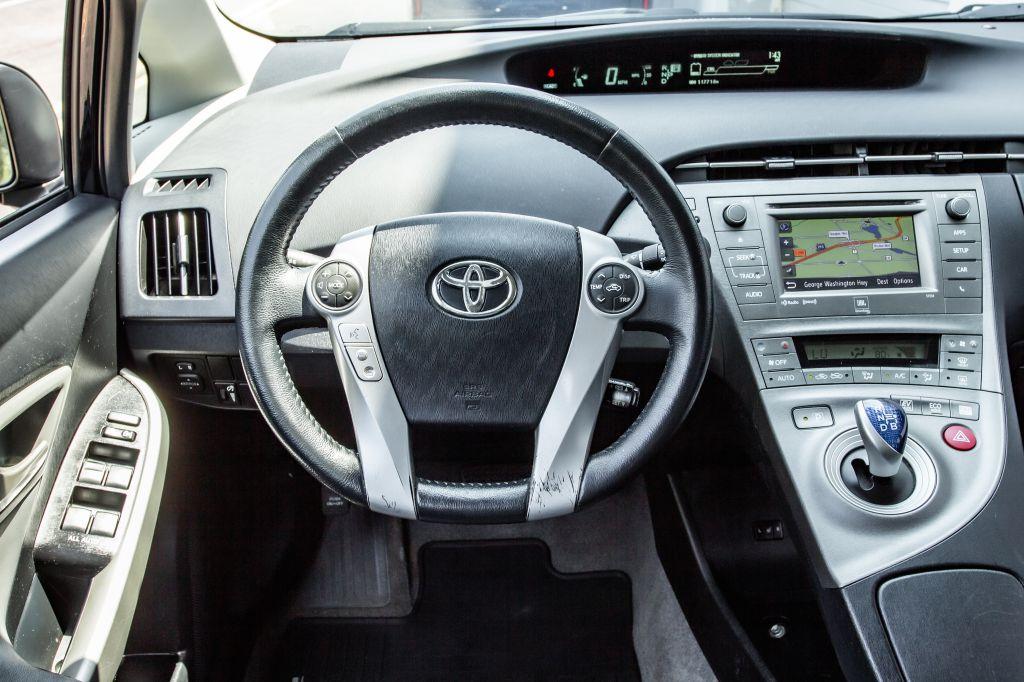 2014 Toyota PRIUS IV