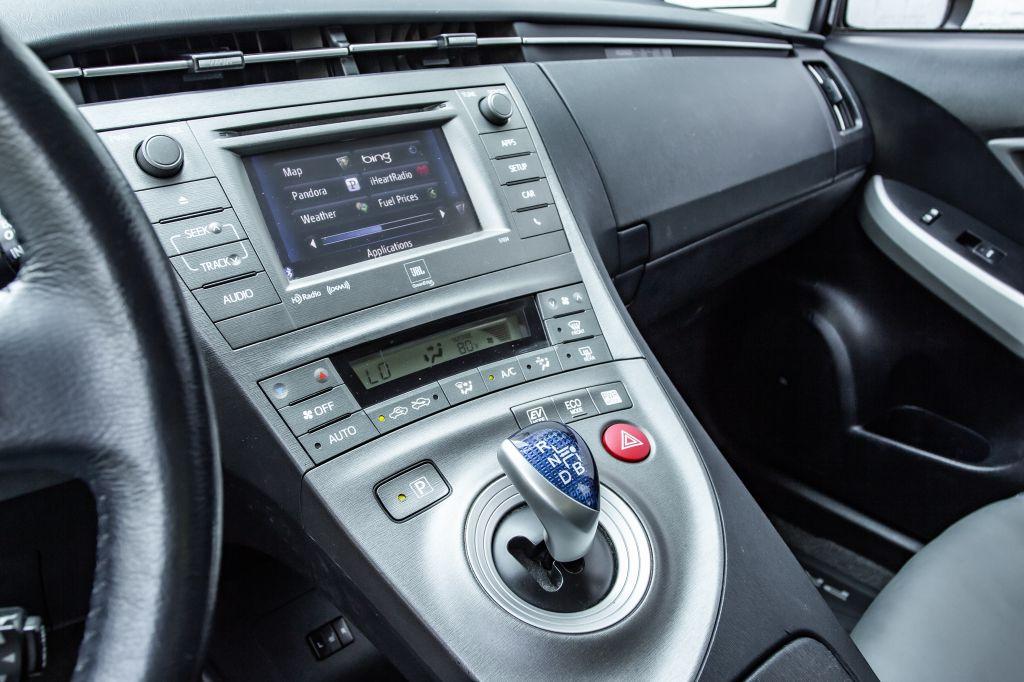 2014 Toyota PRIUS IV