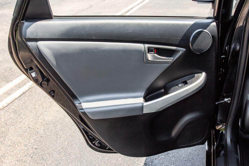 2014 Toyota PRIUS IV