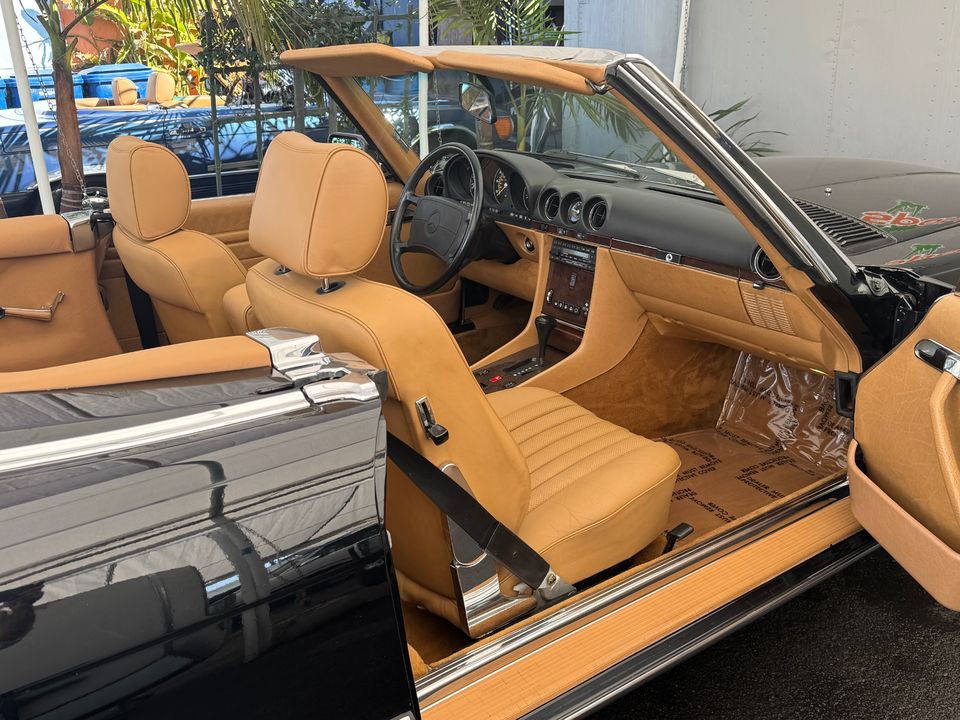 1989 Mercedes-Benz 560-Class