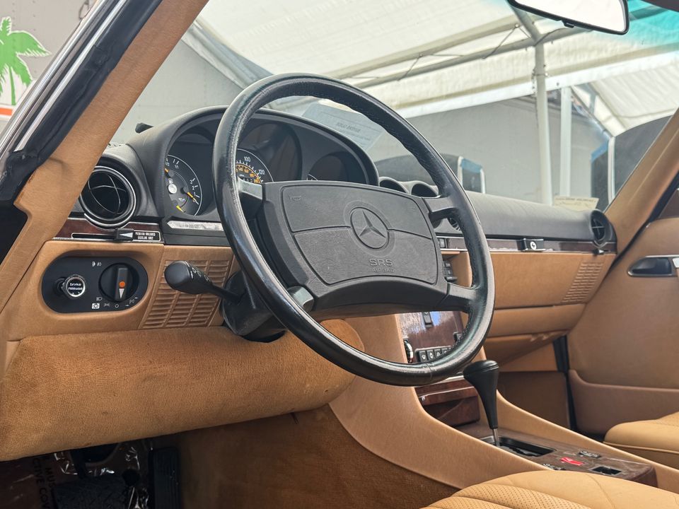 1989 Mercedes-Benz 560-Class
