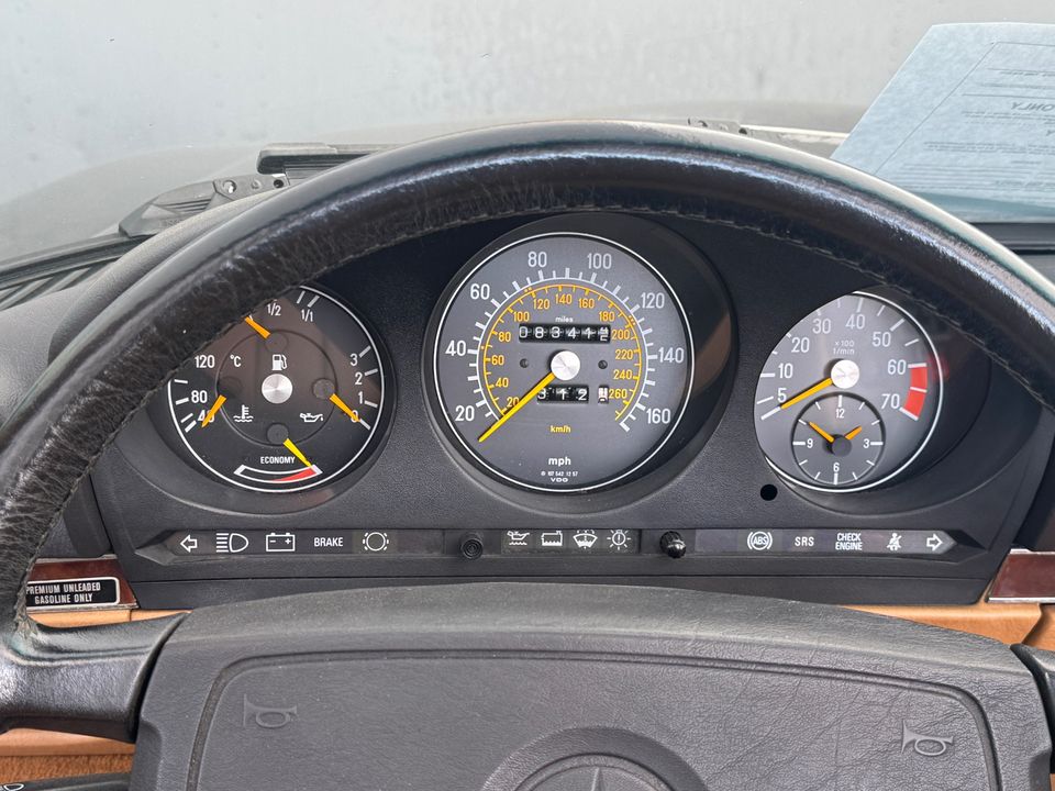 1989 Mercedes-Benz 560-Class