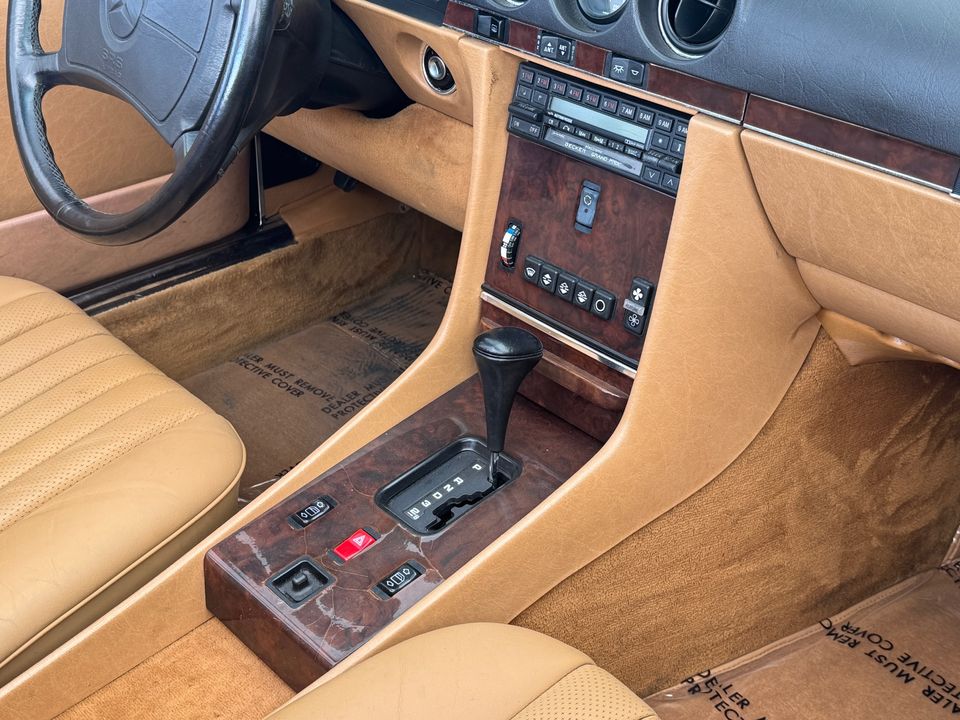 1989 Mercedes-Benz 560-Class