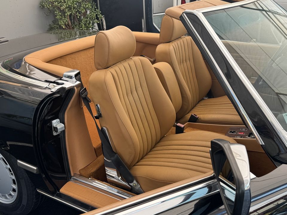 1989 Mercedes-Benz 560-Class