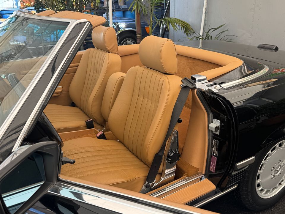 1989 Mercedes-Benz 560-Class