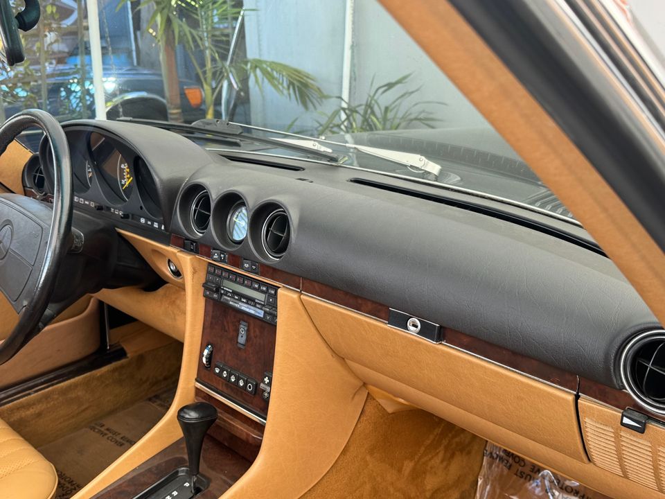 1989 Mercedes-Benz 560-Class