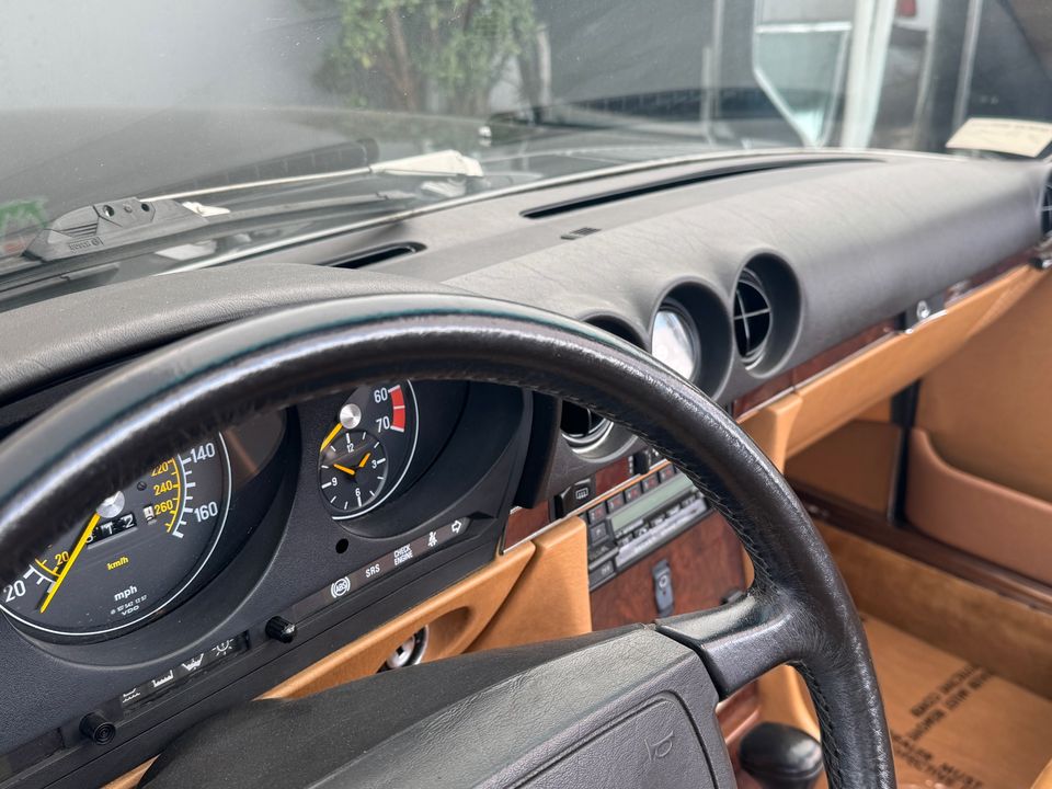 1989 Mercedes-Benz 560-Class