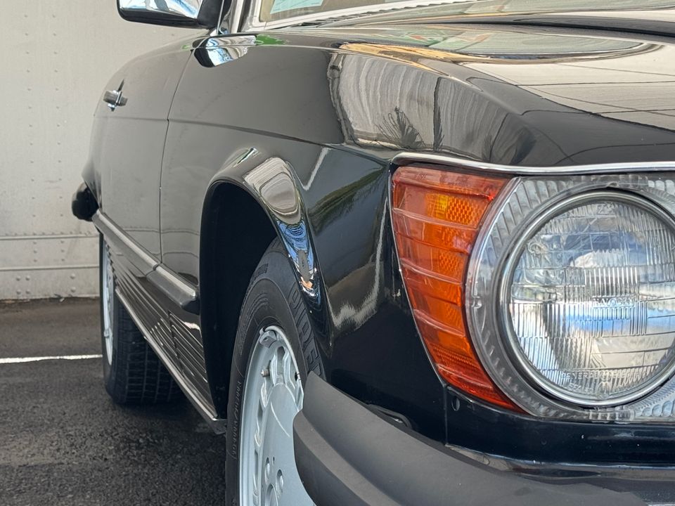 1989 Mercedes-Benz 560-Class