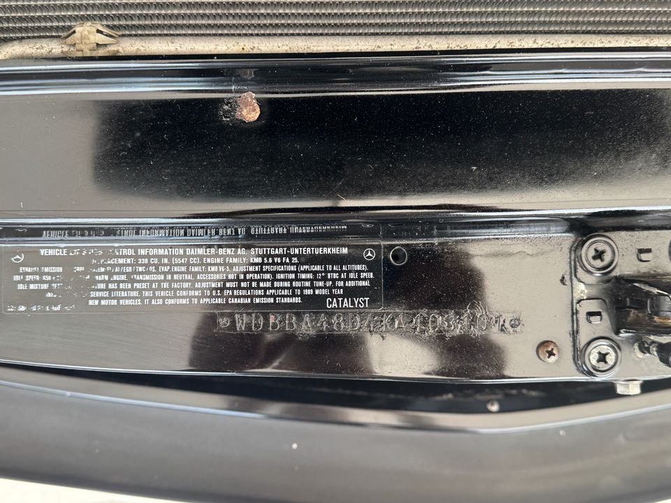 1989 Mercedes-Benz 560-Class