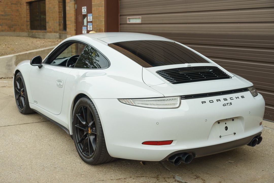 2015 PORSCHE 911