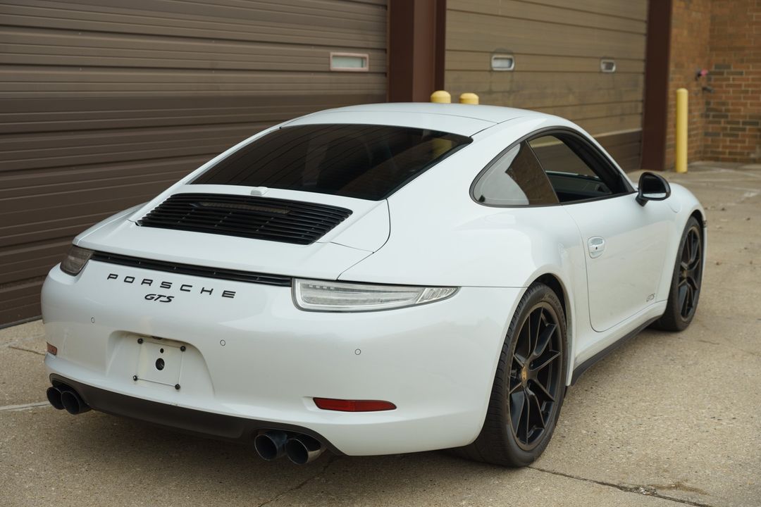 2015 PORSCHE 911