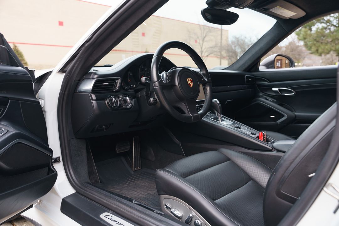 2015 PORSCHE 911