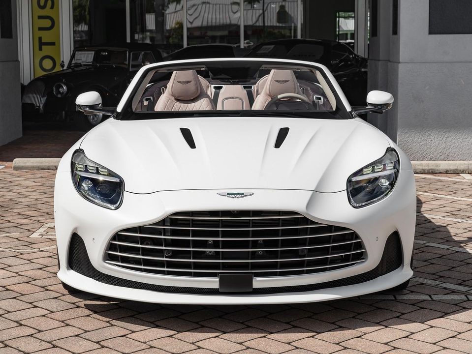 2025 Aston Martin DB12