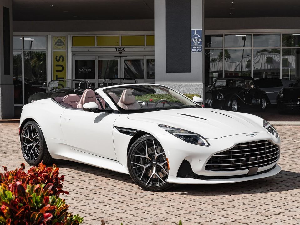 2025 Aston Martin DB12