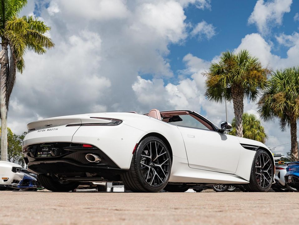 2025 Aston Martin DB12