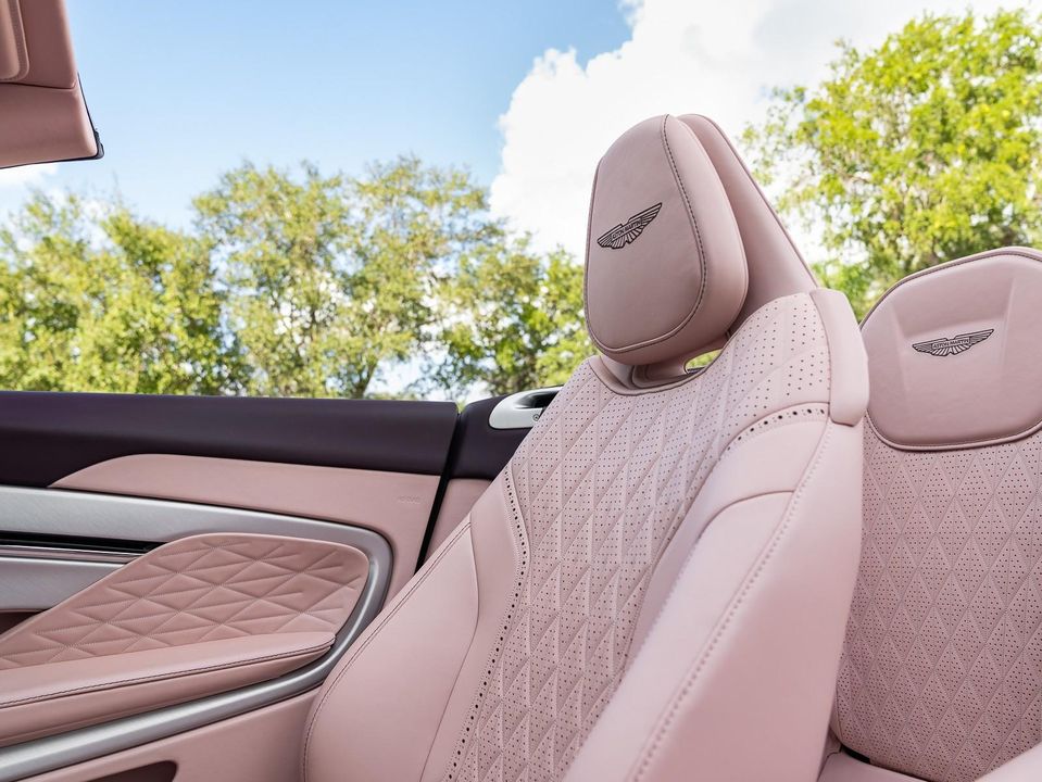 2025 Aston Martin DB12