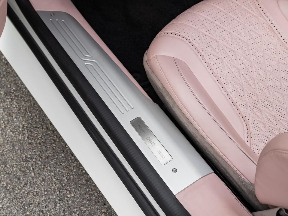 2025 Aston Martin DB12