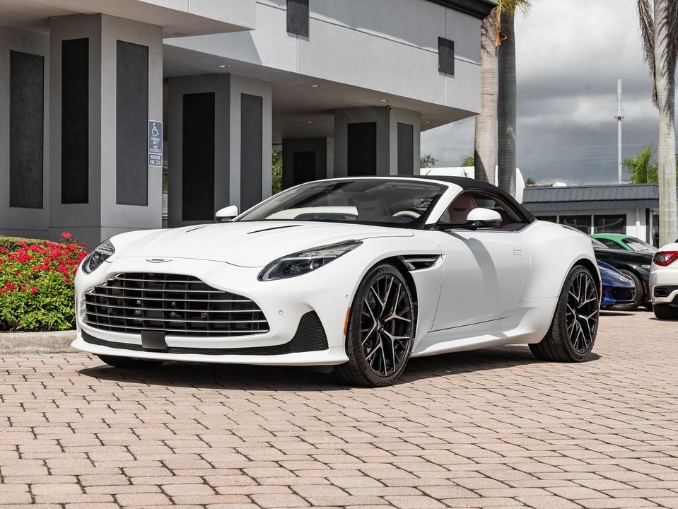 2025 Aston Martin DB12