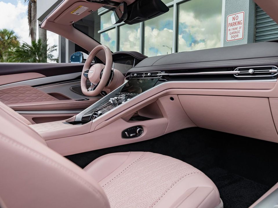 2025 Aston Martin DB12