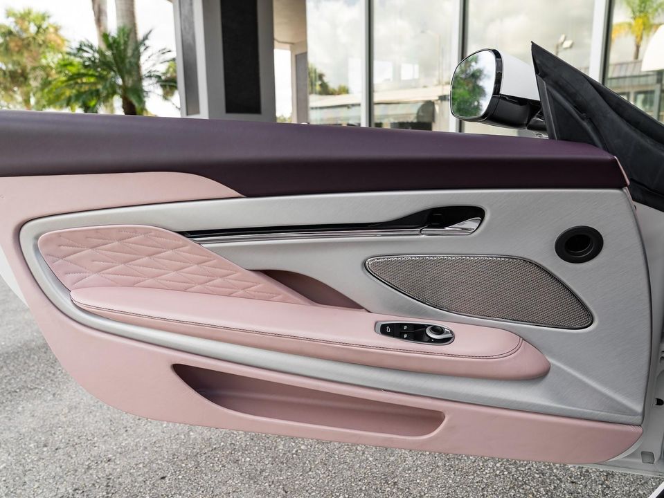 2025 Aston Martin DB12