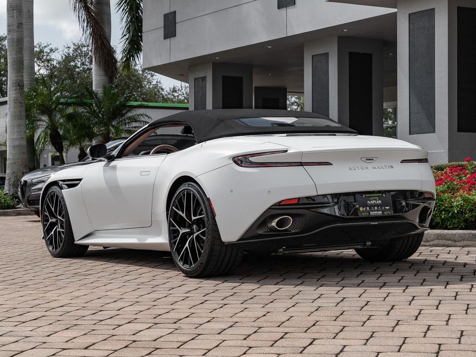 2025 Aston Martin DB12