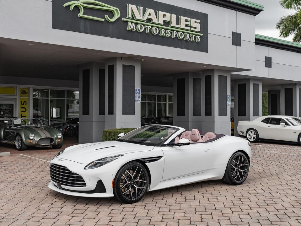 2025 Aston Martin DB12