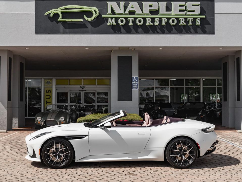 2025 Aston Martin DB12