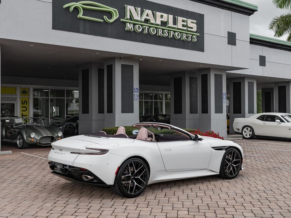 2025 Aston Martin DB12