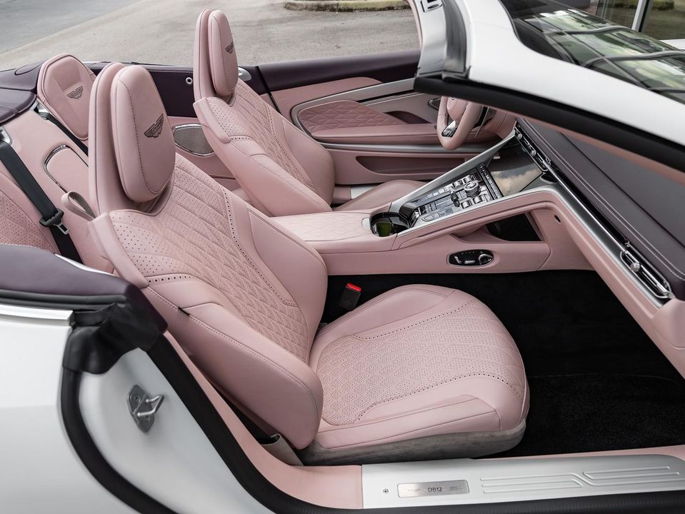 2025 Aston Martin DB12