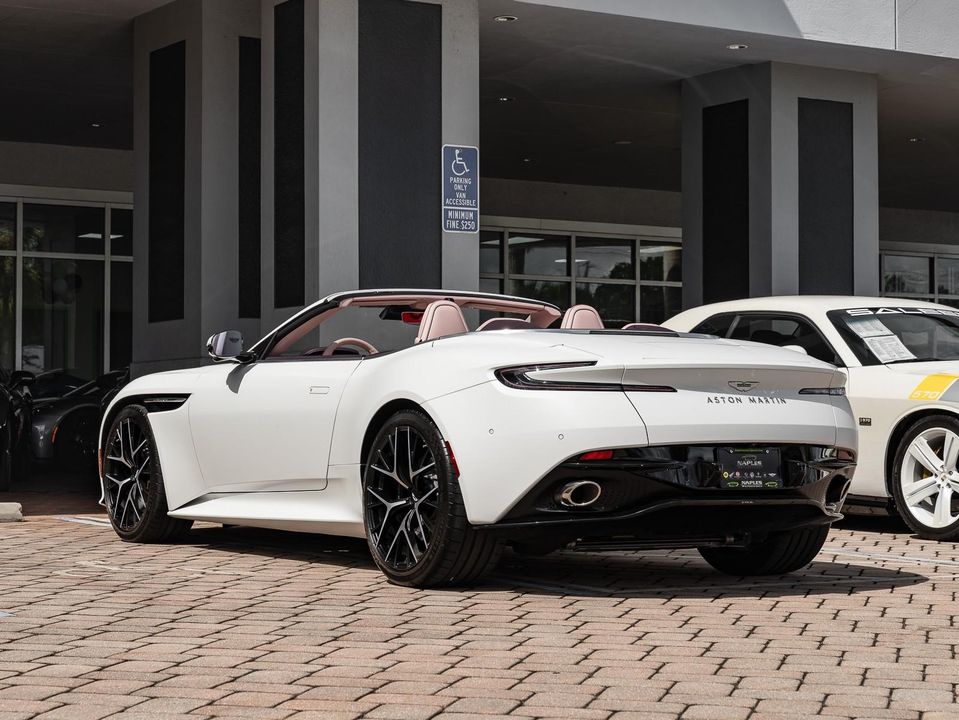 2025 Aston Martin DB12