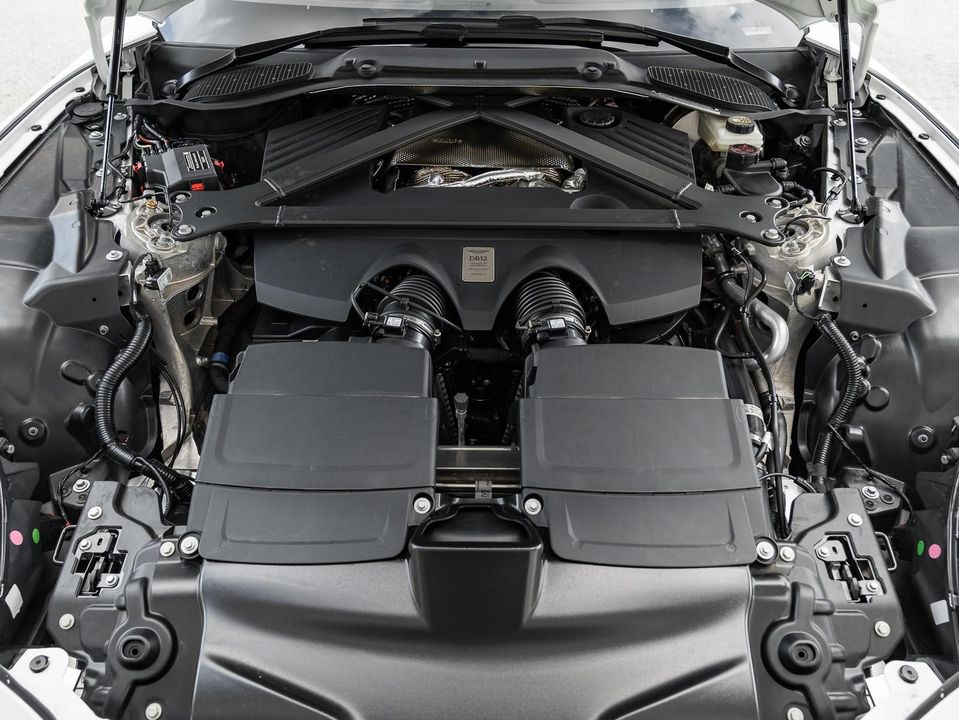 2025 Aston Martin DB12