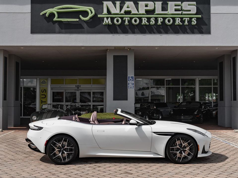 2025 Aston Martin DB12