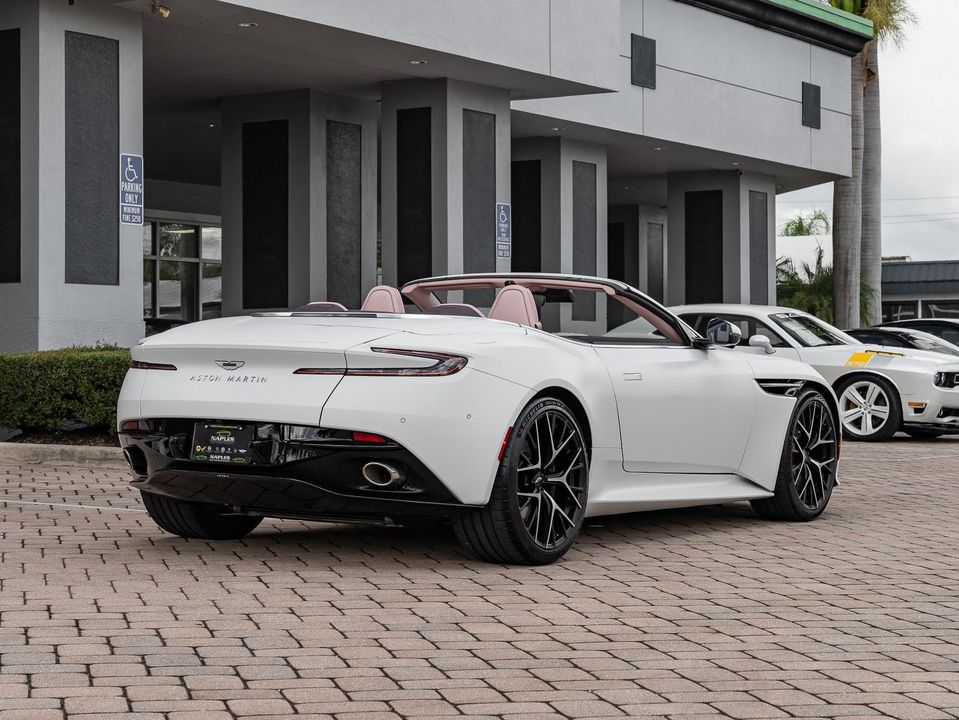 2025 Aston Martin DB12