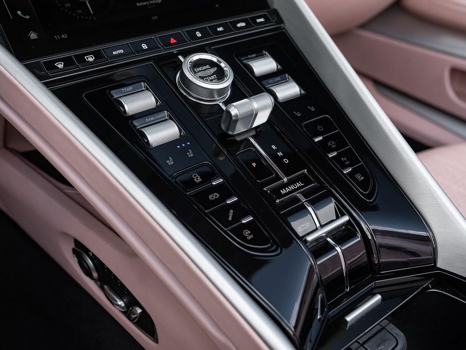 2025 Aston Martin DB12