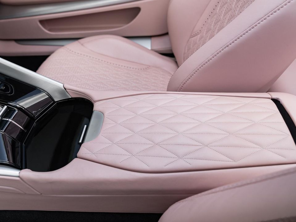 2025 Aston Martin DB12