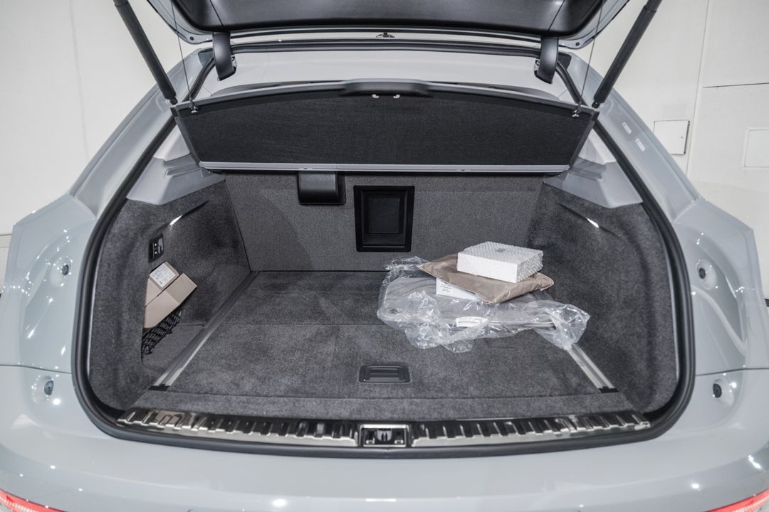 2025 Bentley Bentayga EWB