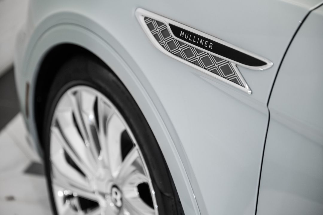 2025 Bentley Bentayga EWB