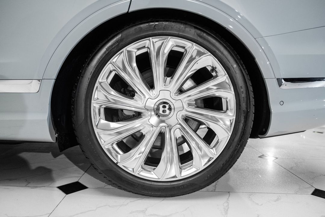 2025 Bentley Bentayga EWB