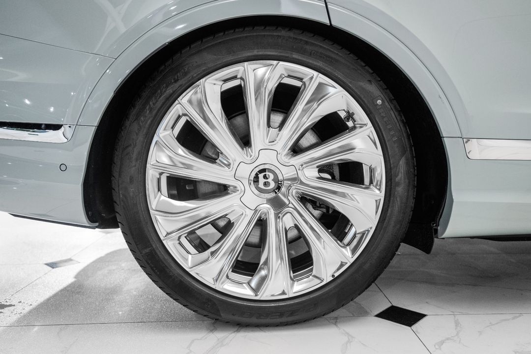 2025 Bentley Bentayga EWB