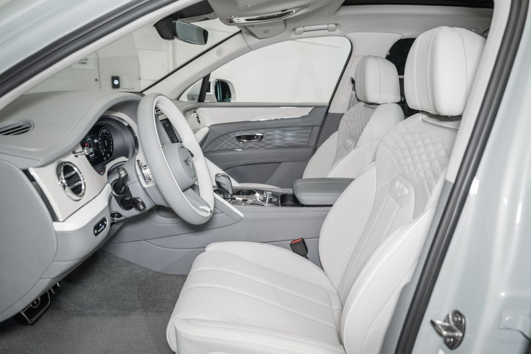2025 Bentley Bentayga EWB
