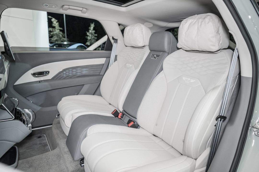 2025 Bentley Bentayga EWB