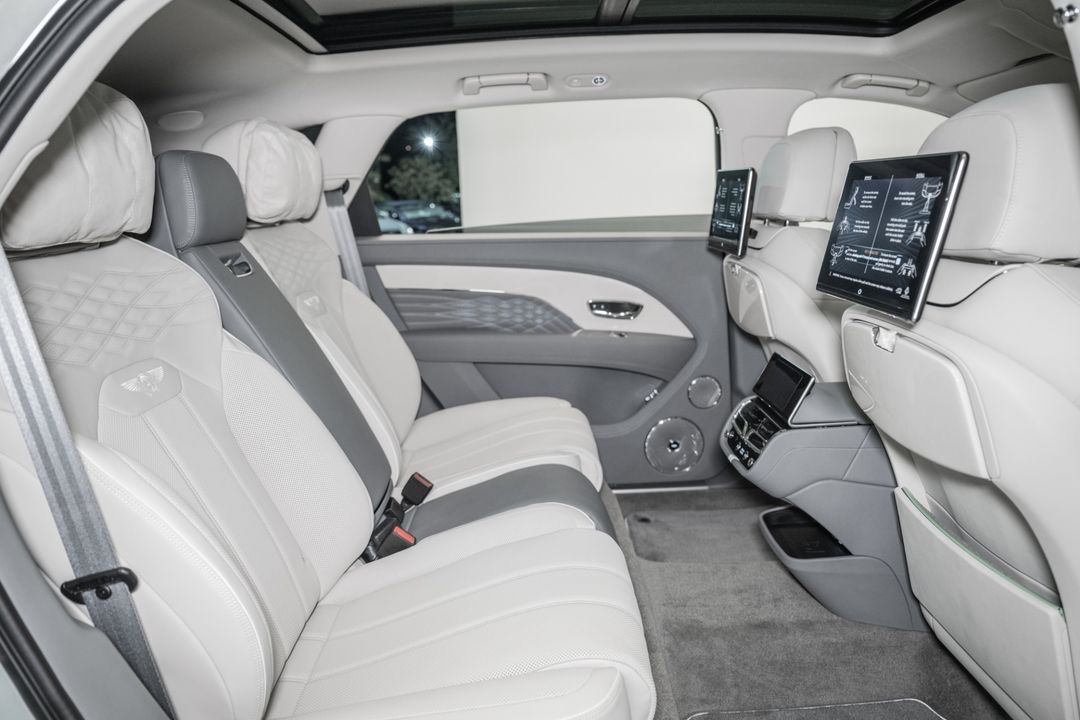 2025 Bentley Bentayga EWB
