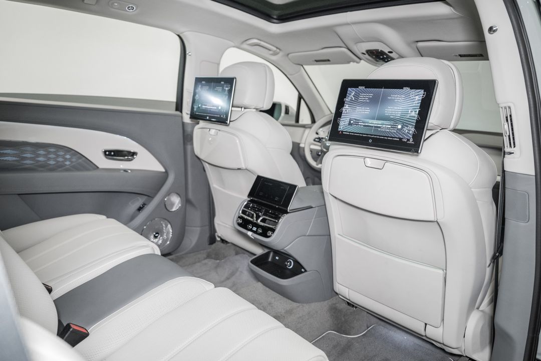 2025 Bentley Bentayga EWB