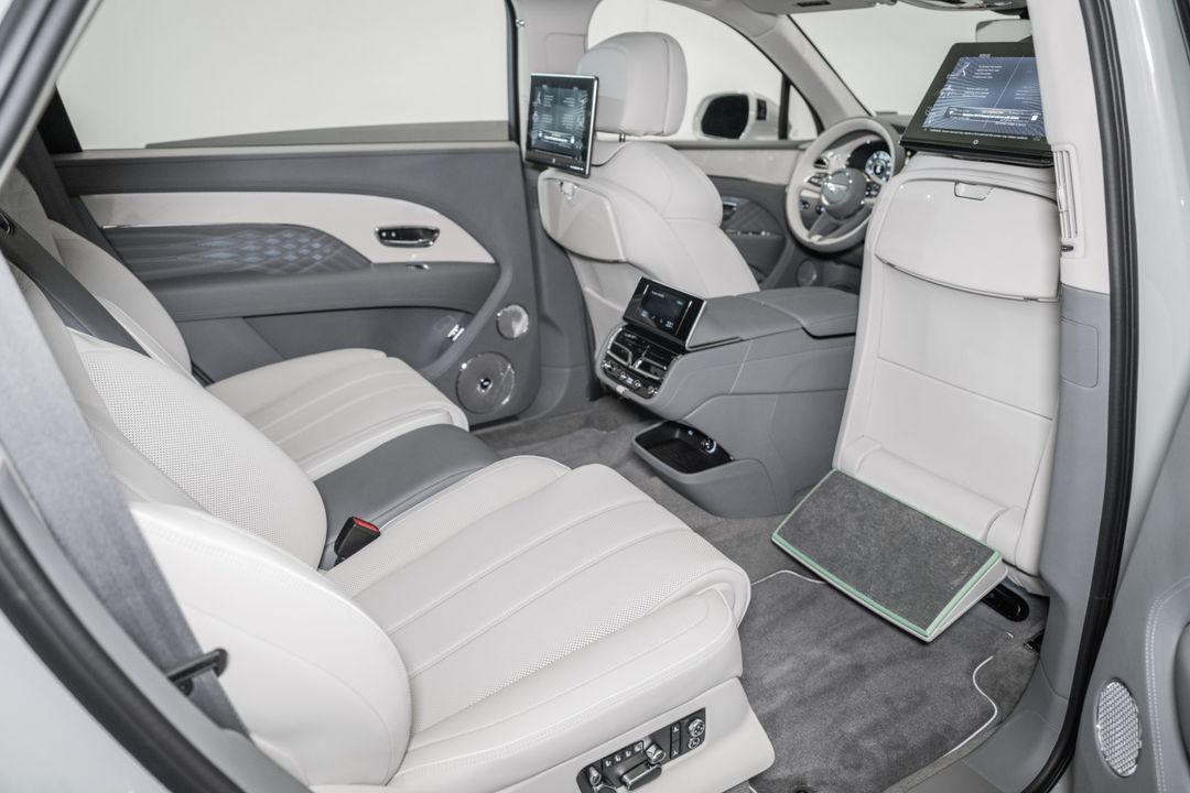 2025 Bentley Bentayga EWB