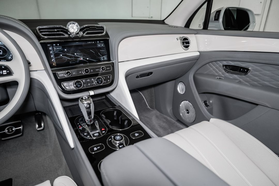 2025 Bentley Bentayga EWB