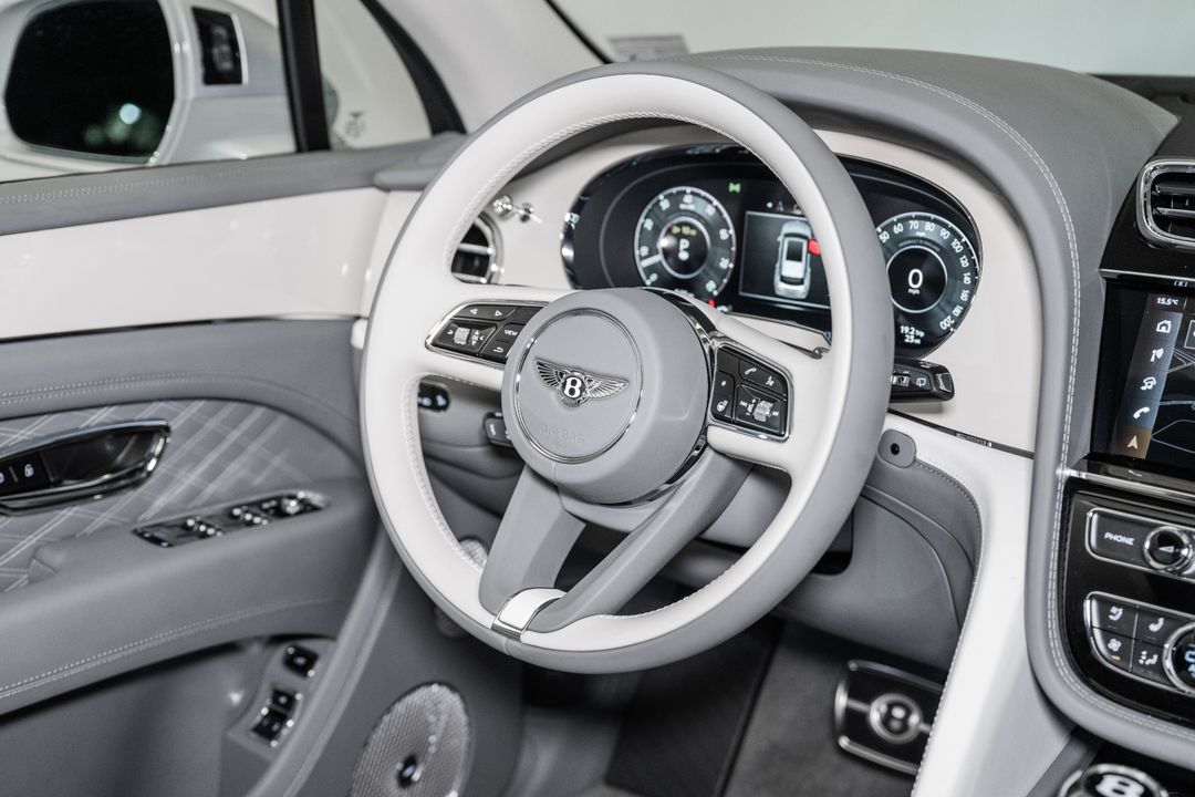2025 Bentley Bentayga EWB