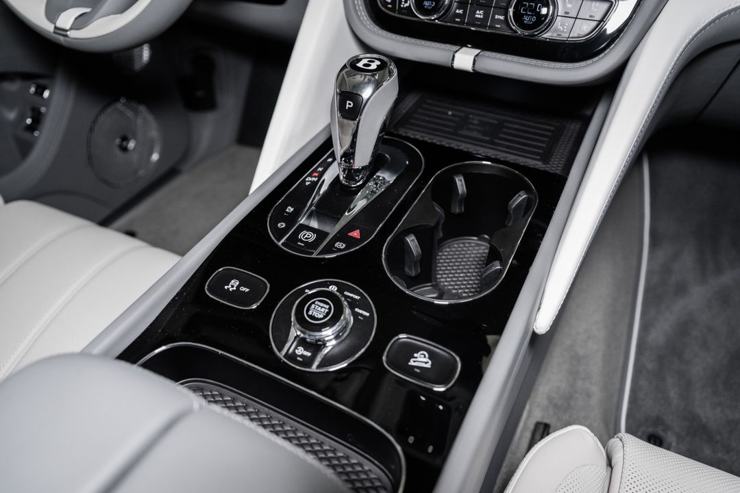 2025 Bentley Bentayga EWB