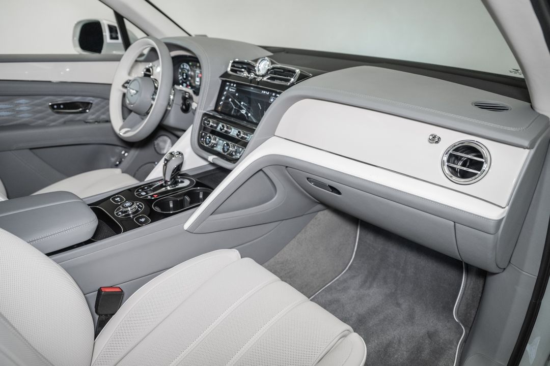 2025 Bentley Bentayga EWB