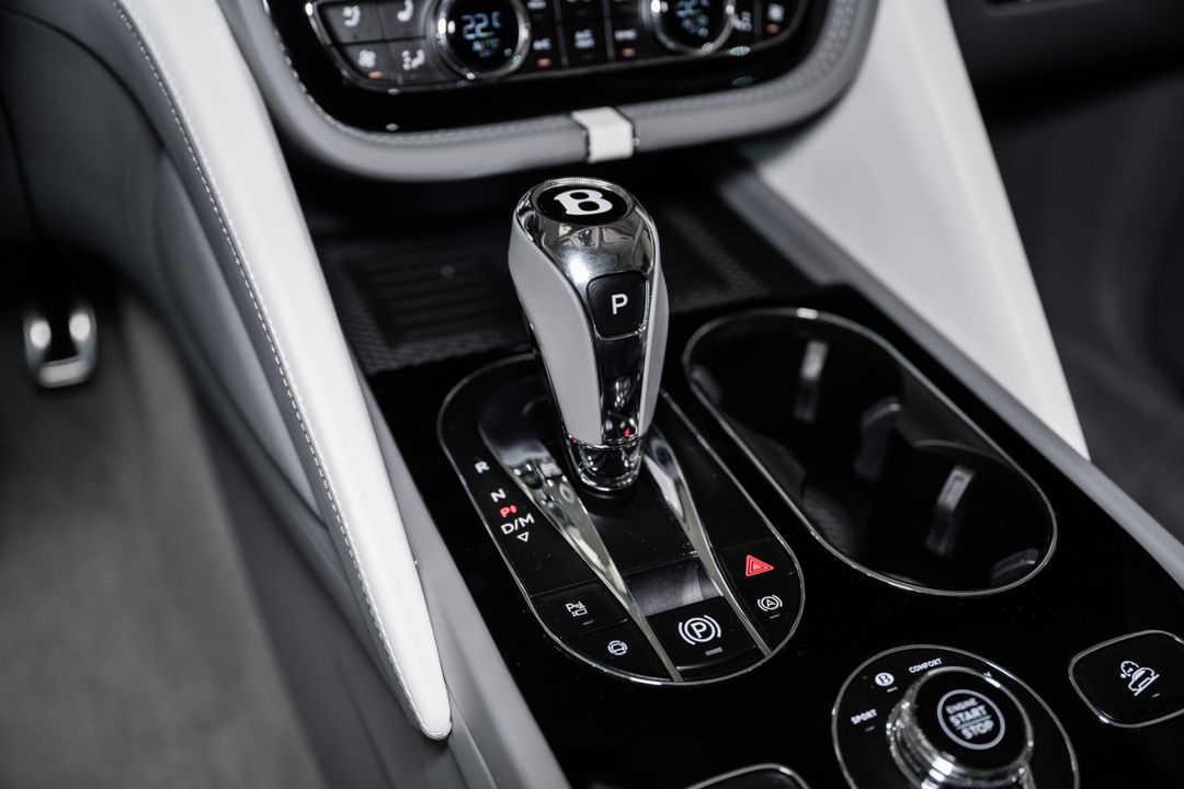 2025 Bentley Bentayga EWB