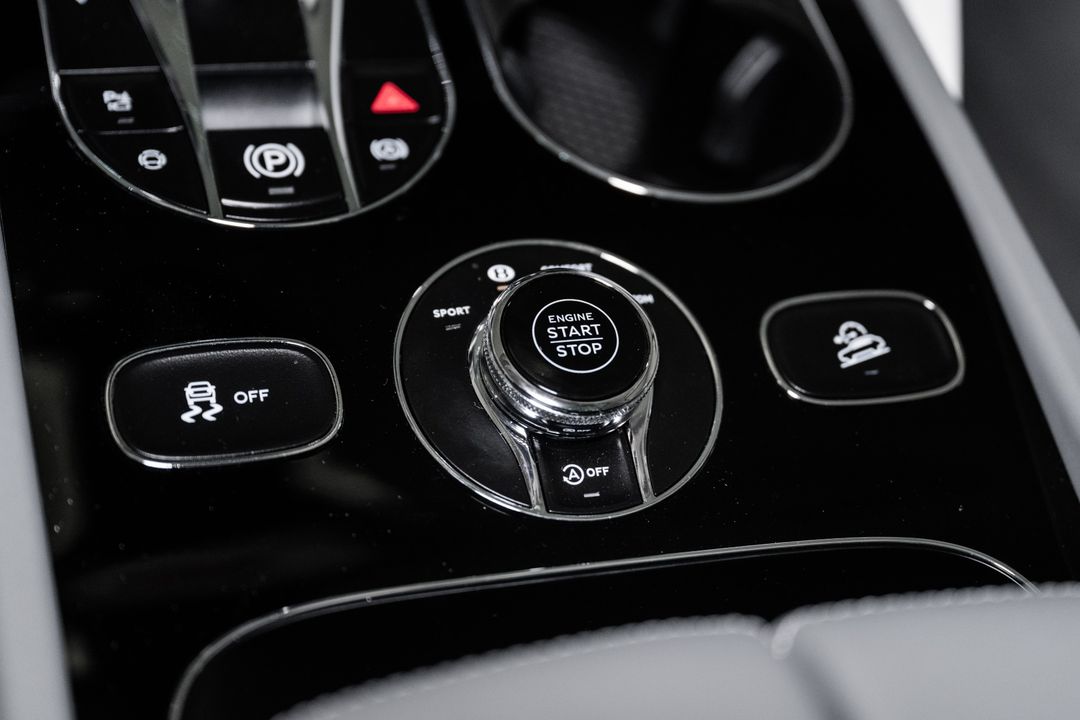2025 Bentley Bentayga EWB
